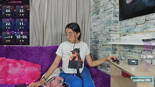 NoahAndBunny online show from 06/02/26, 11:56