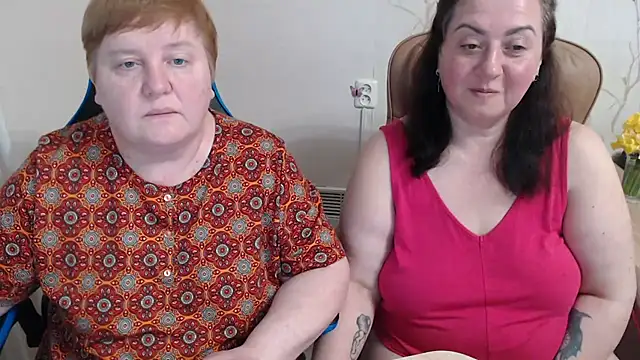 Snapshot of Lindy-Jeanie chatting on 04/06/26, 06:42 Lindy-Jeanie online show from 04/06/26, 06:42