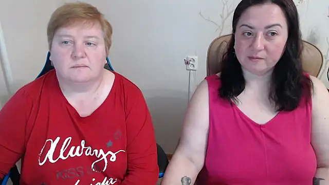 Snapshot of Lindy-Jeanie chatting on 04/16/26, 04:52 Lindy-Jeanie online show from 04/16/26, 04:52