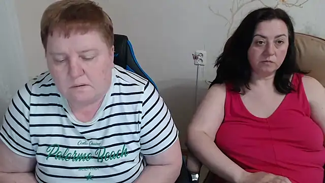 Snapshot of Lindy-Jeanie chatting on 04/18/26, 07:29 Lindy-Jeanie online show from 04/18/26, 07:29