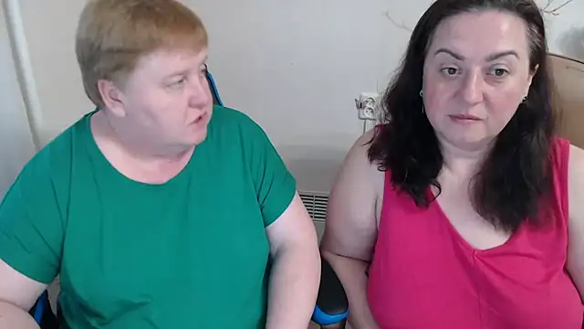 Snapshot of Lindy-Jeanie chatting on 05/18/26, 05:08 Lindy-Jeanie online show from 05/18/26, 05:08