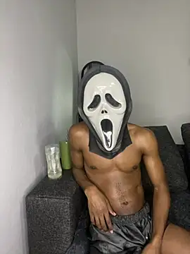 Snapshot of RoyaltyRox chatting on 03/16/26, 01:04 RoyaltyRox online show from 03/16/26, 01:04