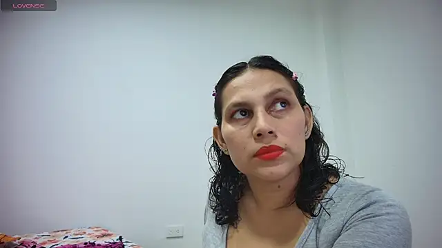 carlaantonellii online show from 06/25/26, 03:39