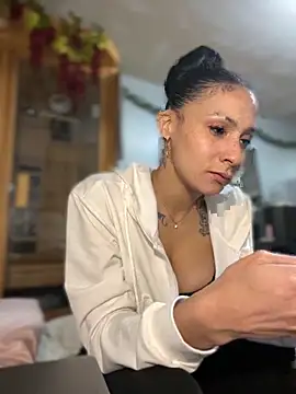 Snapshot of FerrariFrench chatting on 11/08/25, 06:35 FerrariFrench online show from 11/08/25, 06:35