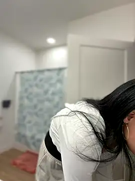 Snapshot of FerrariFrench chatting on 01/08/26, 02:25 FerrariFrench online show from 01/08/26, 02:25