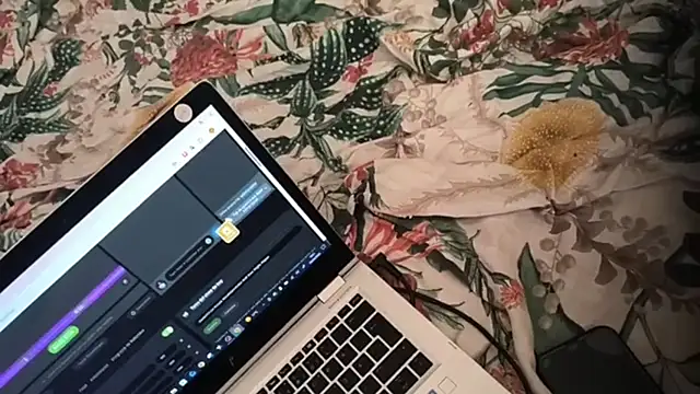 Snapshot of DanteYJuri chatting on 04/03/26, 05:22 DanteYJuri online show from 04/03/26, 05:22