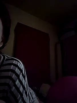 Snapshot of slay_kita chatting on 03/15/26, 12:44 slay kita online show from 03/15/26, 12:44