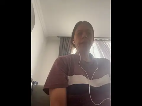 ItsAmara online show from 06/15/26, 05:37