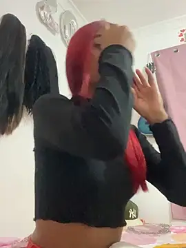 Snapshot of Lucy-Sweet22 chatting on 04/07/26, 03:29 Lucy-Sweet22 online show from 04/07/26, 03:29