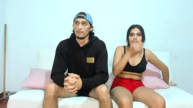 Snapshot of bichslutsgirls chatting on 03/31/26, 10:54 bichslutsgirls online show from 03/31/26, 10:54