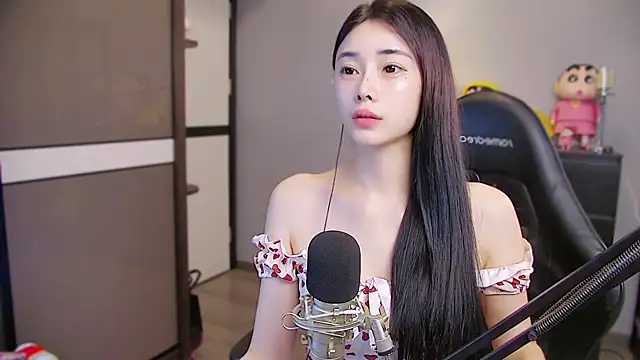 XiaoYuBao- online show from 06/11/26, 02:11
