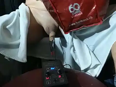 Snapshot of Richifun1111 chatting on 09/25/25, 04:11 Richifun1111 online show from 09/25/25, 04:11