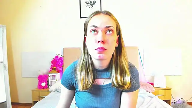 MelanieCuty online show from 06/03/26, 05:32