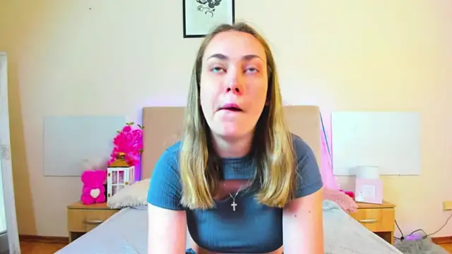 MelanieCuty online show from 06/04/26, 05:35