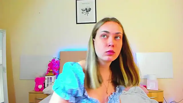 MelanieCuty online show from 06/06/26, 05:23
