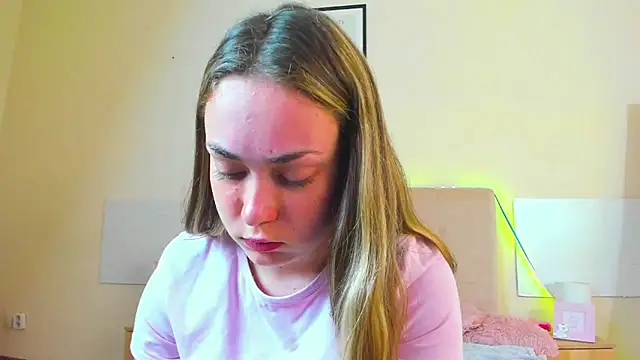MelanieCuty online show from 06/20/26, 05:32