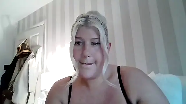 Lexi Laura online show from 05/12/26, 07:44