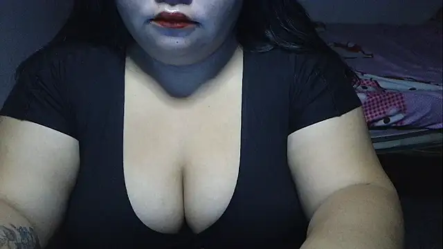 Snapshot of prettycarla_ chatting on 05/02/26, 12:48 prettycarla online show from 05/02/26, 12:48