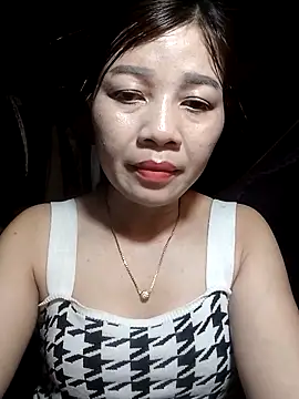 Yiyi102300 online show from 04/08/26, 01:33