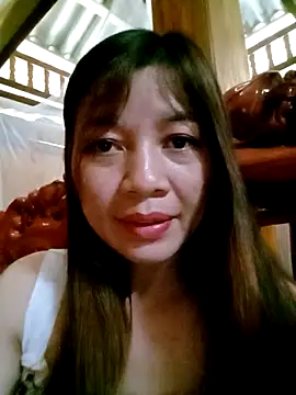 Yiyi102300 online show from 04/24/26, 07:33