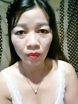Snapshot of Yiyi102300 chatting on 06/30/26, 04:35 Yiyi102300 online show from 06/30/26, 04:35