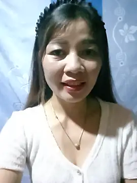 Snapshot of Yiyi102300 chatting on 07/01/26, 01:34 Yiyi102300 online show from 07/01/26, 01:34
