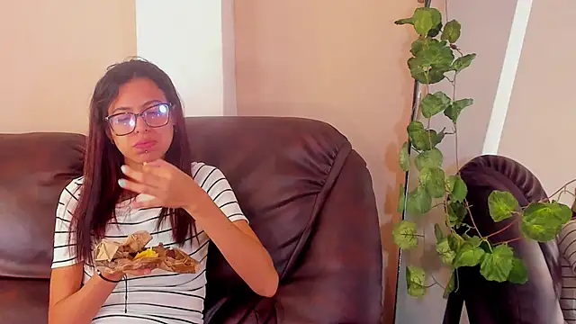 Snapshot of Emily_Lopera chatting on 06/22/26, 03:31 Emily Lopera online show from 06/22/26, 03:31
