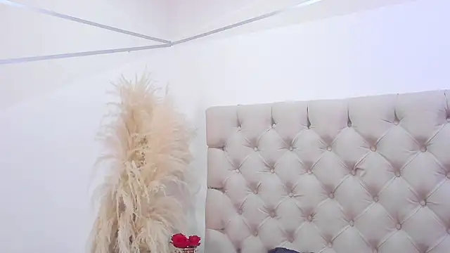 Snapshot of JeanneWilliams chatting on 04/21/26, 12:55 JeanneWilliams online show from 04/21/26, 12:55