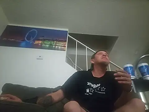 Snapshot of yourMasterisBored chatting on 07/21/26, 01:08 yourMasterisBored online show from 07/21/26, 01:08