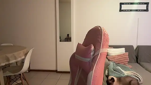 Snapshot of isyourgirlolivia chatting on 03/18/26, 01:20 isyourgirlolivia online show from 03/18/26, 01:20