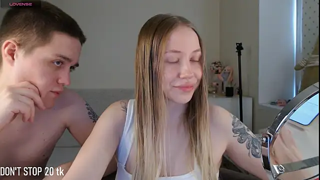 Snapshot of MikeXEmilia chatting on 05/09/26, 05:01 MikeXEmilia online show from 05/09/26, 05:01