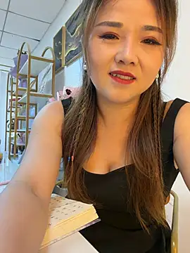 Xiaoxiao-y online show from 06/28/26, 09:04