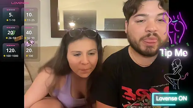 Snapshot of Redmooncity21 chatting on 03/26/26, 07:03 Redmooncity21 online show from 03/26/26, 07:03