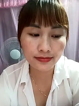 Snapshot of Lucxy-ki6 chatting on 04/05/26, 12:57 Lucxy-ki6 online show from 04/05/26, 12:57