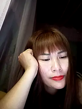 Snapshot of Lucxy-ki6 chatting on 04/13/26, 02:33 Lucxy-ki6 online show from 04/13/26, 02:33