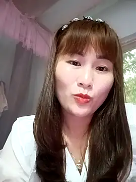 Snapshot of Lucxy-ki6 chatting on 04/23/26, 01:07 Lucxy-ki6 online show from 04/23/26, 01:07