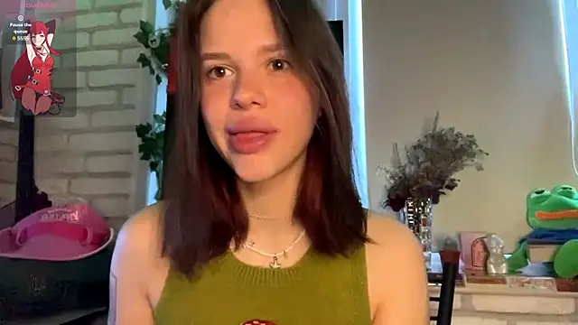 Snapshot of SarahHunnye chatting on 05/01/26, 01:32 SarahHunnye online show from 05/01/26, 01:32
