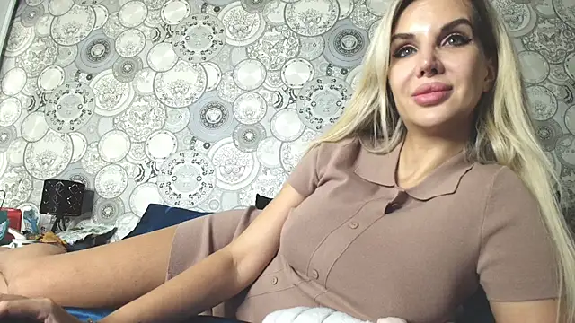 Snapshot of SexyQueenNina chatting on 11/01/25, 10:45 SexyQueenNina online show from 11/01/25, 10:45