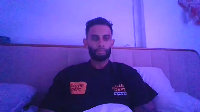 Snapshot of Crosexxx chatting on 03/18/26, 09:45 Crosexxx online show from 03/18/26, 09:45