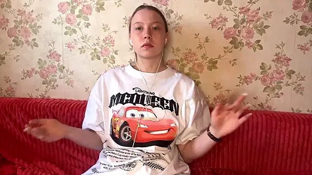 Snapshot of EleneShedden chatting on 03/21/26, 09:25 EleneShedden online show from 03/21/26, 09:25