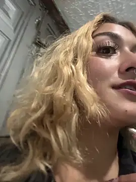 Snapshot of trinitych_ chatting on 03/22/26, 06:11 trinitych online show from 03/22/26, 06:11