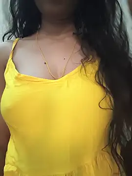 Snapshot of Shalini_08 chatting on 06/15/26, 02:25 Shalini 08 online show from 06/15/26, 02:25