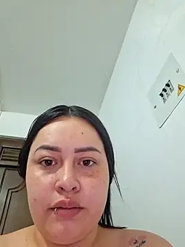 Snapshot of Stefaalove- chatting on 03/16/26, 03:27 Stefaalove- online show from 03/16/26, 03:27