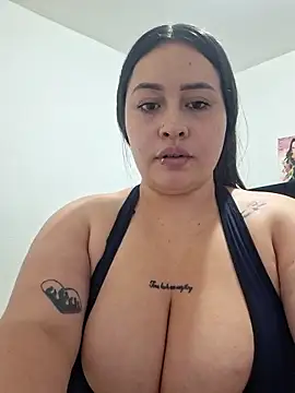 Snapshot of Stefaalove- chatting on 03/17/26, 03:33 Stefaalove- online show from 03/17/26, 03:33