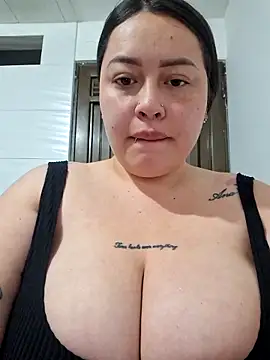 Snapshot of Stefaalove- chatting on 03/30/26, 03:35 Stefaalove- online show from 03/30/26, 03:35