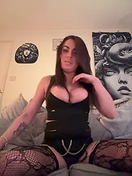 Snapshot of Eviehudson chatting on 03/29/26, 11:27 Eviehudson online show from 03/29/26, 11:27