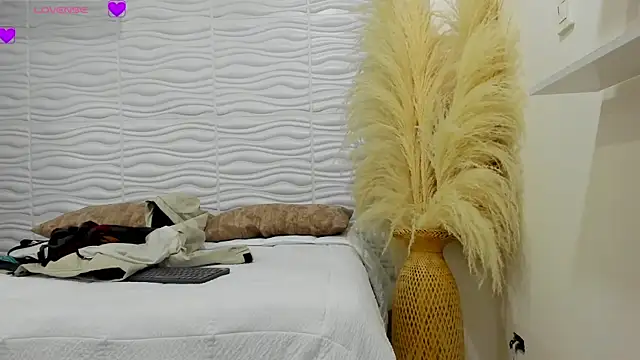 AlondraSoomer online show from 05/21/26, 05:14