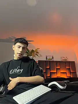 SebastianReed  online show from 04/24/26, 05:10