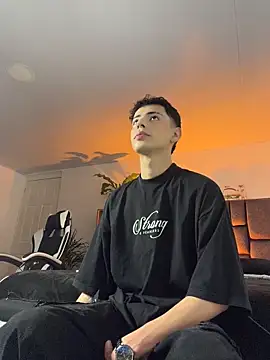 SebastianReed  online show from 05/01/26, 01:43