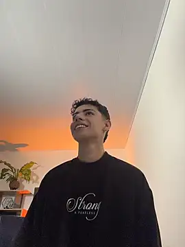 SebastianReed  online show from 05/02/26, 06:07